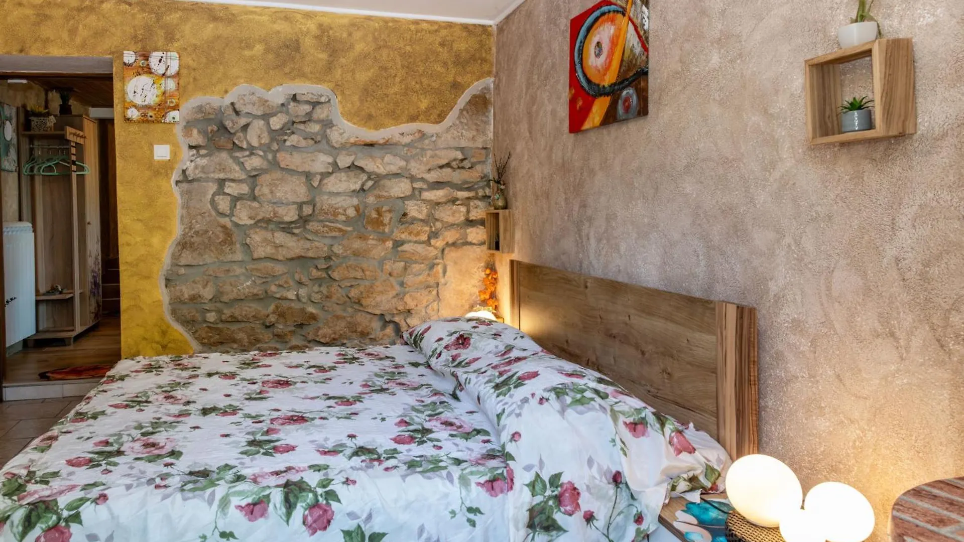 Villa Noela, A Cozy Villa Surrounded By Nature Near The Sea Potpićan 펜션